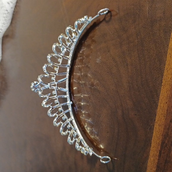 NEW. Bridal Headwear Tiera / Bride Wedding accessory 5731 - Picture 7 of 9